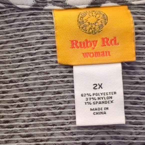 Geometric Patterned Gray Jacket - Picture 6 of 12